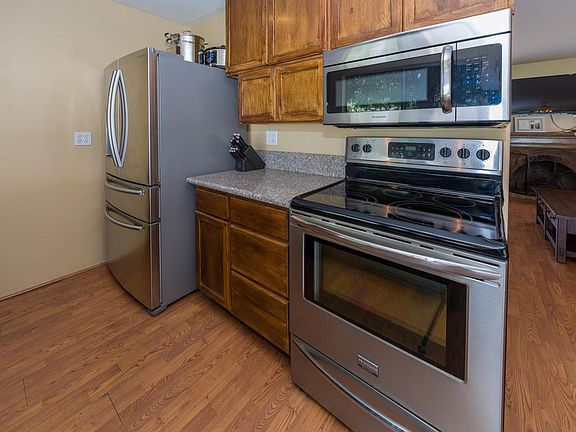 5th image of 615 Ashwood Ct