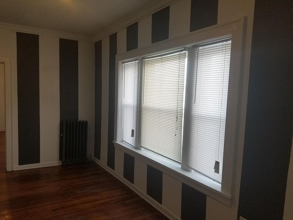 2nd image of 1411 W 112th St APT 4