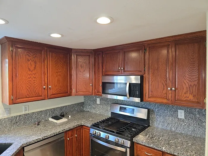 3 bed, 3.0 bath, 1368 sqft, $2,700 — Photo 4