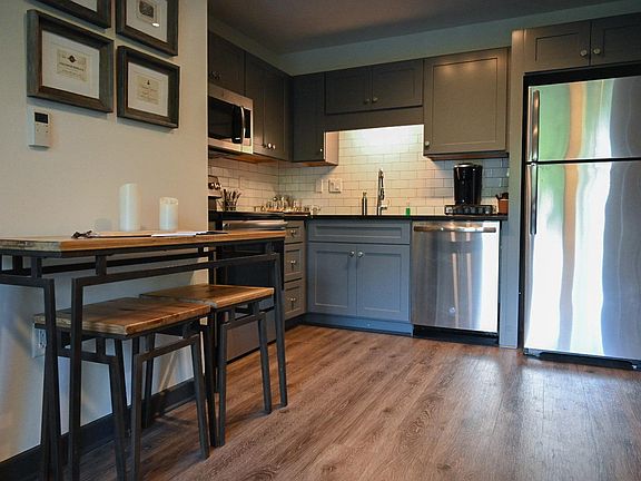 4th image of 1901 Belcourt Ave #755