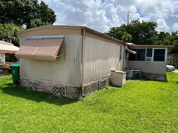 4th image of 4670 SW 48th Ave