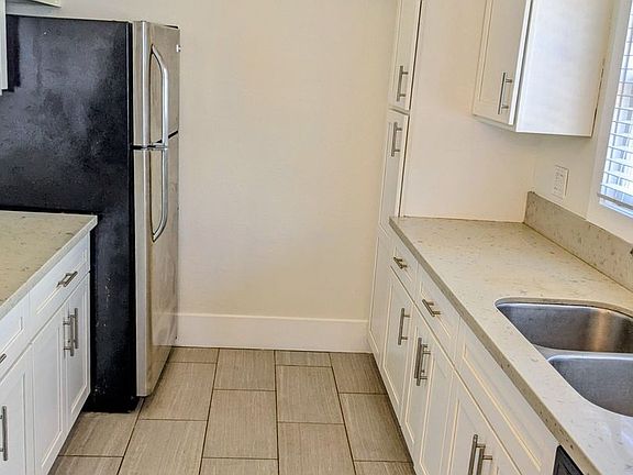 5th image of 1517 E 1st St #1523