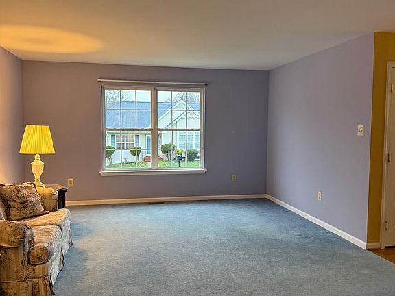 4th image of 4312 Yorktown Dr