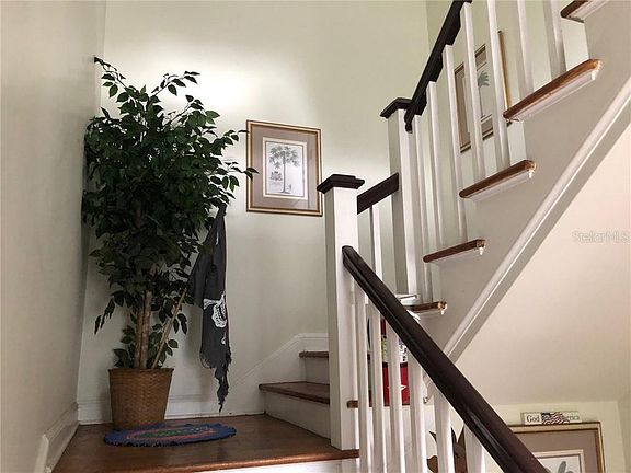 4th image of 137 Danube Ave APT 2