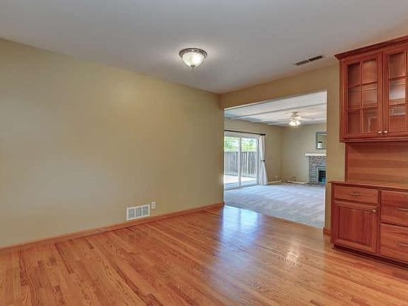 5th image of 2046 Anthony Dr