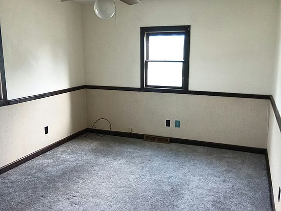 5th image of 622 Broad Ave NW #2