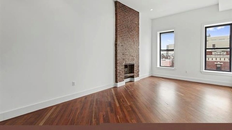 2nd image of 1419 Saint Johns Pl #1A