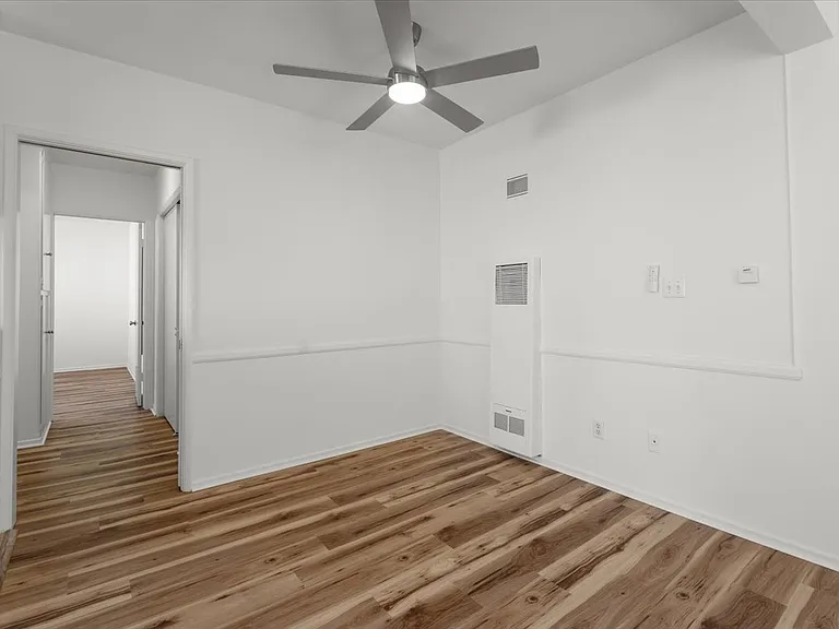 147 N La Peer Dr #9 — Photo 7