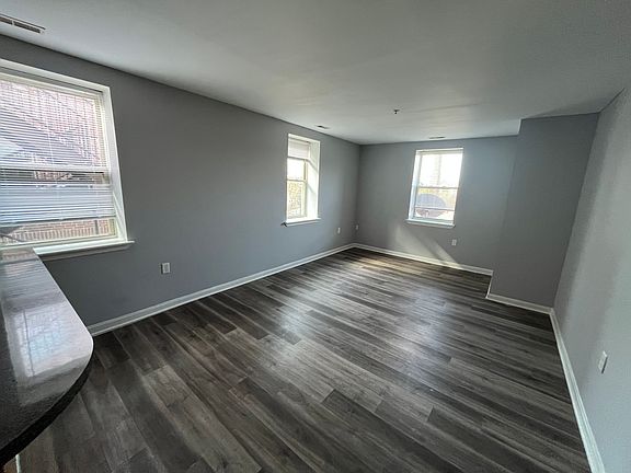 5th image of 2910 Reisterstown Rd #3A