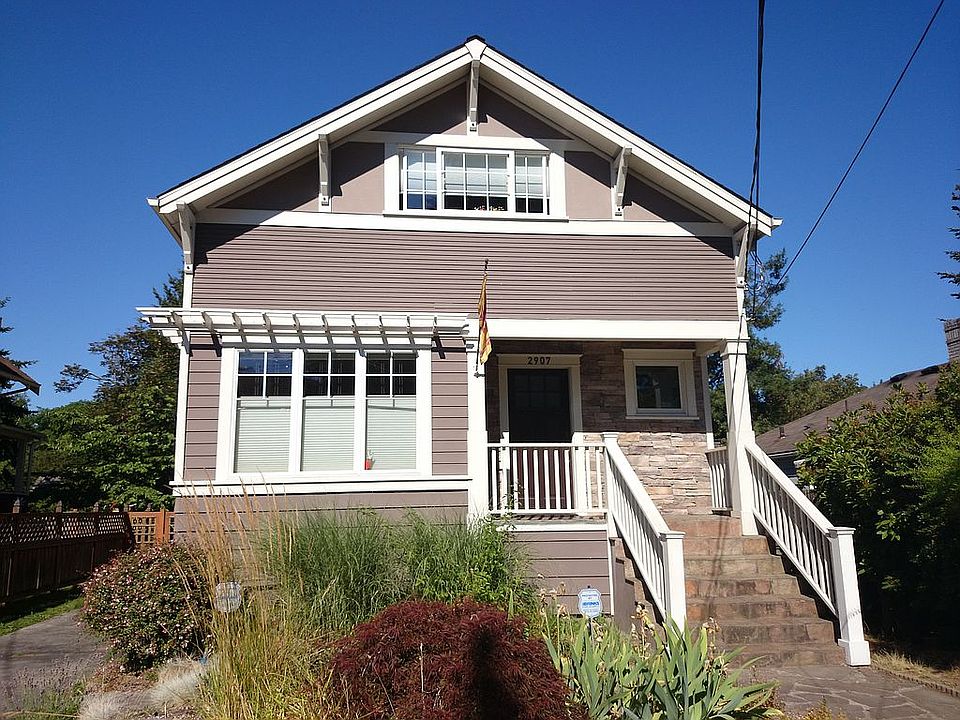 2nd image of 2907 39th Ave SW