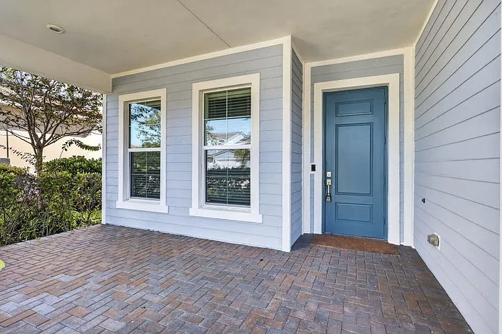5 bed, 3361 sqft, $4,700 — Photo 2