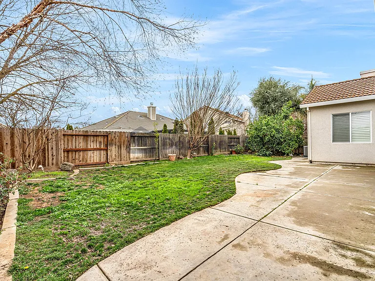 9713 Toscano Dr — Photo 31