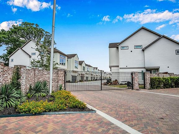 2nd image of 114 Knights Bridge Park Ln