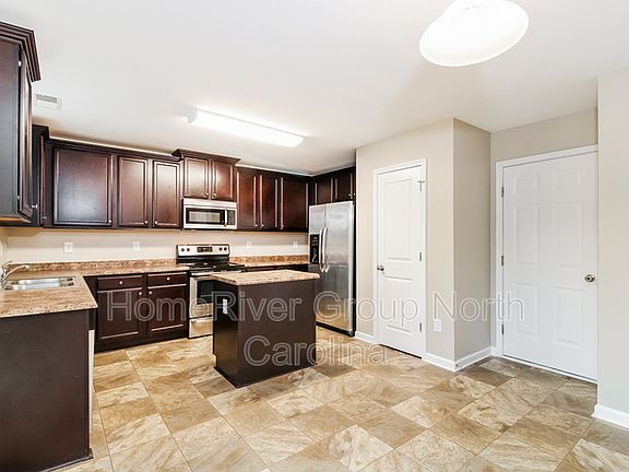 4th image of 103 Solstice Dr
