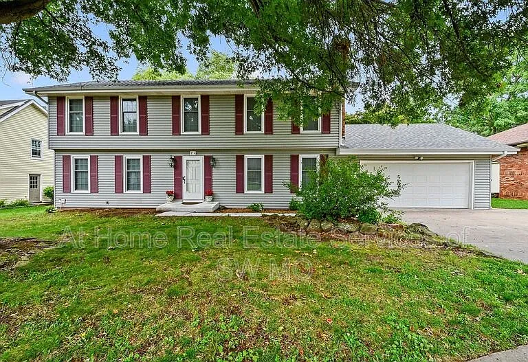 834 E Manchester Dr — Photo 1