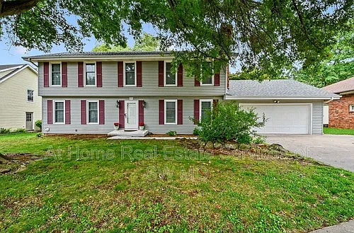 834 E Manchester Dr Photo 1