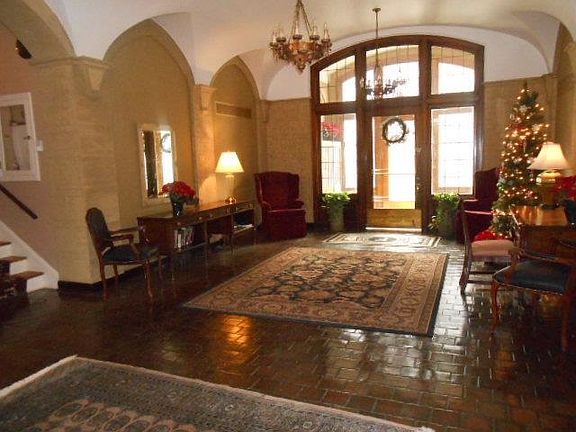 3rd image of 704 W 6th Ave APT 108