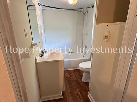 5th image of 317 S 8th Ave