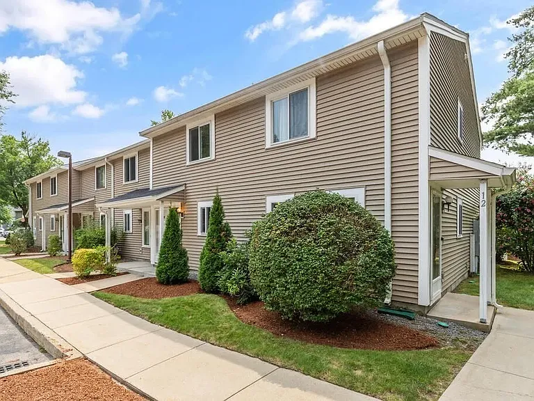 10 Silver Hill Ln — Photo 2