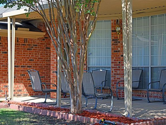 2nd image of 1603 Thomaswood Ln