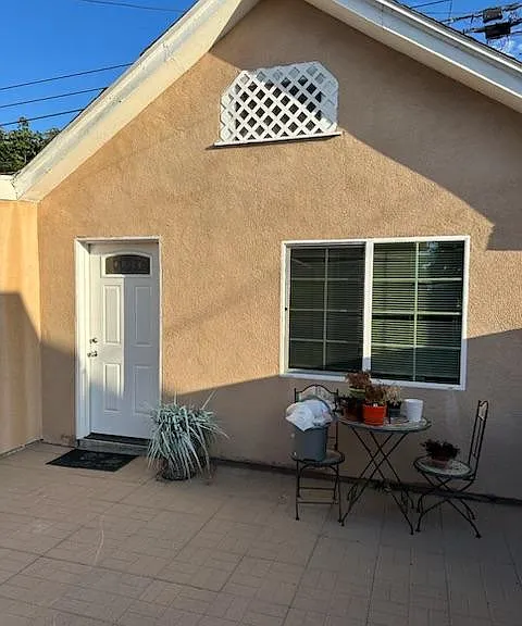1819 W 41st Pl — Photo 1