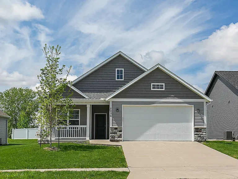 5320 Addyson Dr — Photo 2