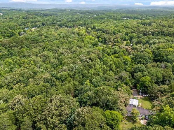 1906 Spradling Rd, Soddy Daisy, TN 37379