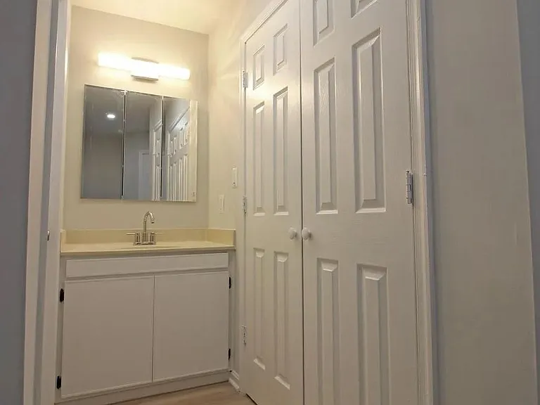 520 N Piedmont St #201 — Photo 3