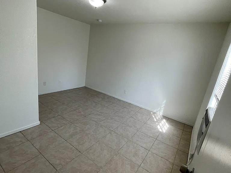 1718 Jefferson St #1 — Photo 6