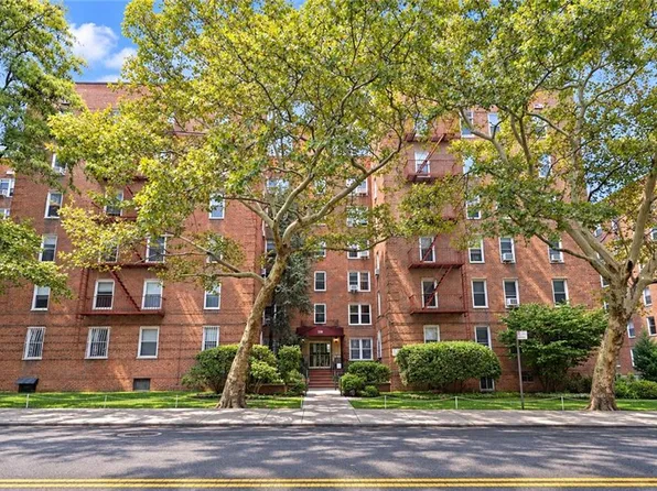 221 McDonald Ave APT 1G, Brooklyn, NY 11218