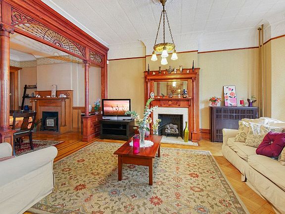 3rd image of 165 Midwood St