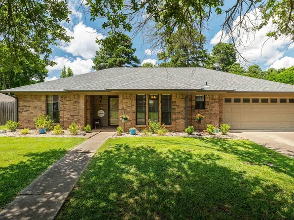 509 Brown Dr, Wake Village, TX 75501