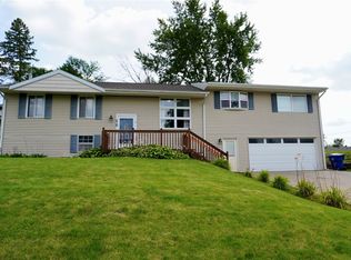 516 Reynolds Rd, Marshalltown, IA 50158
