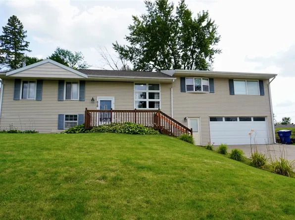 516 Reynolds Rd, Marshalltown, IA 50158