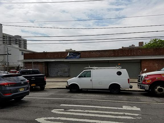 2nd image of 2516 Neptune Ave