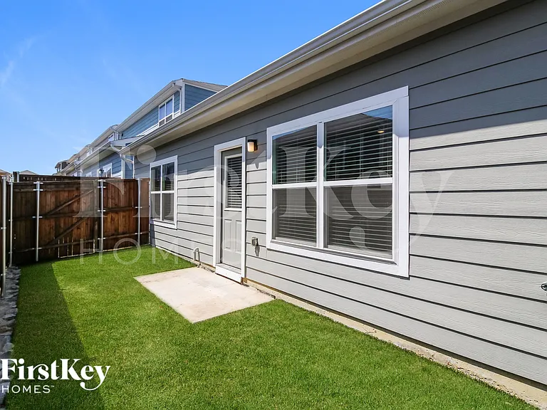 610 Ava Trl — Photo 15