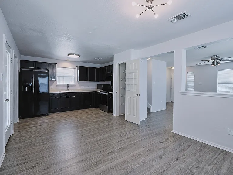 9316 Rowlands Sayle Rd — Photo 18