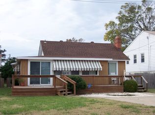 11 Lighthouse Dr, Hampton, VA 23664