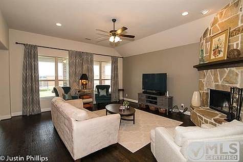 5th image of 890 Tumbleweed Dr