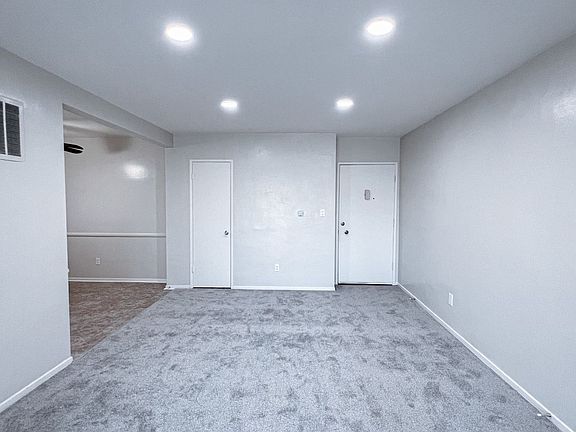 4th image of 100 S Chester Ave #101-6