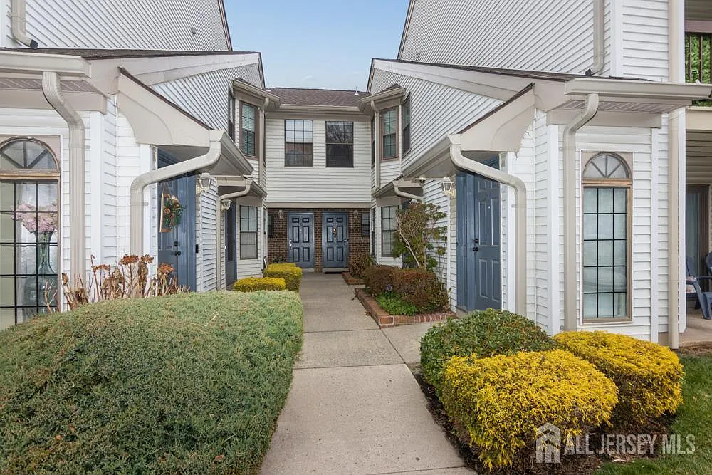 Building Photo - 208 Sunshine Ct