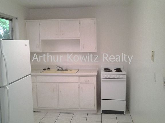 3rd image of 416 Lafayette St APT C