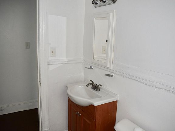 5th image of 3306 Carolina Ave #A