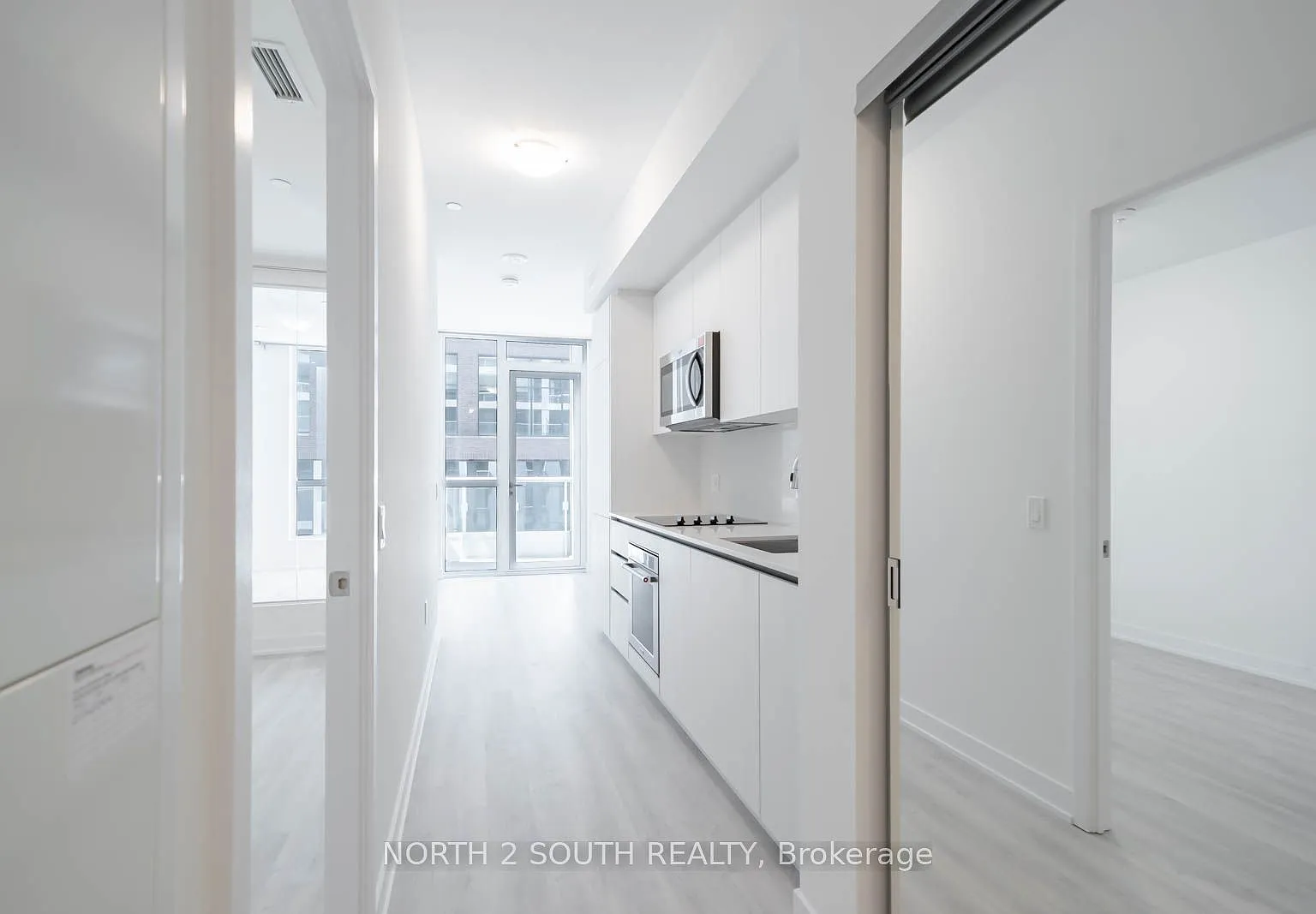 Empire Quay House Condo — Photo 2