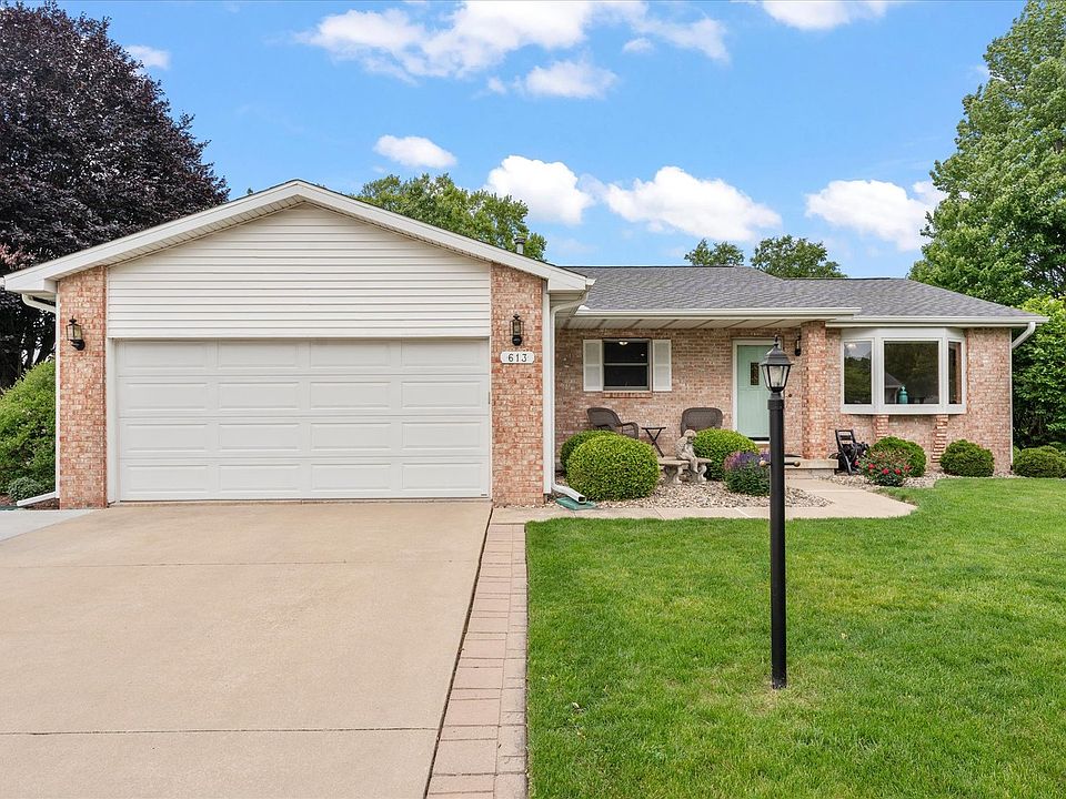 1st image of 613 Crestwood Dr