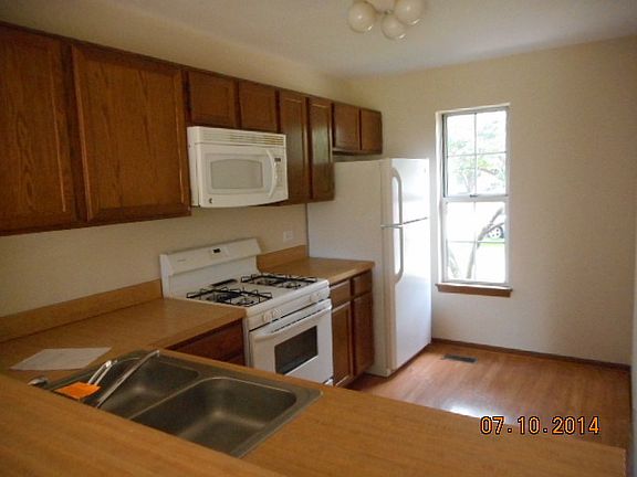 5th image of 1633 College Green Dr