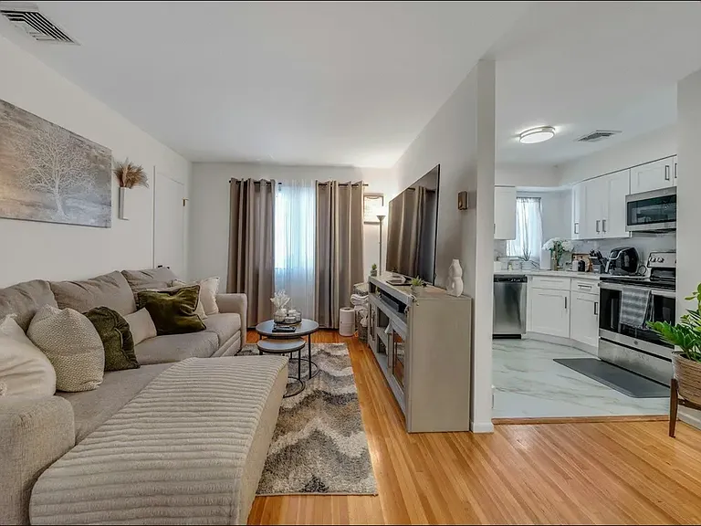 526 Laurel Ave #2 — Photo 6