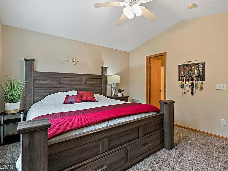 302 Wilderness Dr — Photo 13