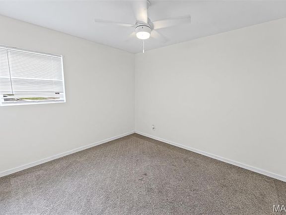 5th image of 805 E 5th St