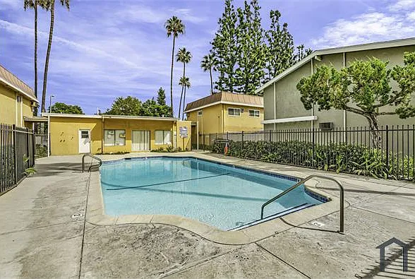 10027 Sepulveda Blvd #D — Photo 28